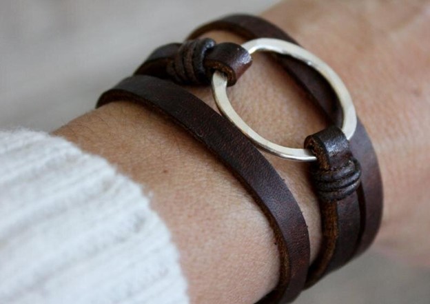 10 نکته مهم در استایل کردن دستبند چرم
